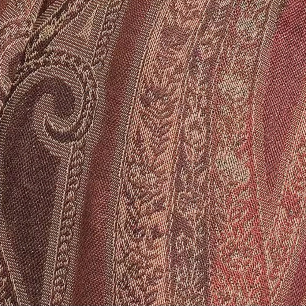 ⭐️ 5/$25  Vince Camuto All Over Paisley Scarf Wrap - Picture 3 of 3